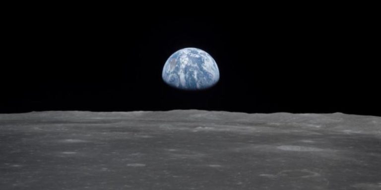NASA zgjedh nëntë kompani që do të konkurrojnë për misionet në Hënë