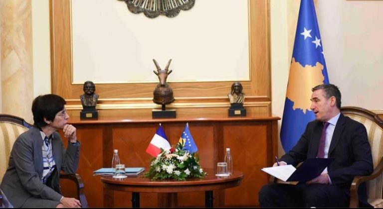 Pak javë para vendimit për vizat, zyrtarja e lartë franceze në Kosovë