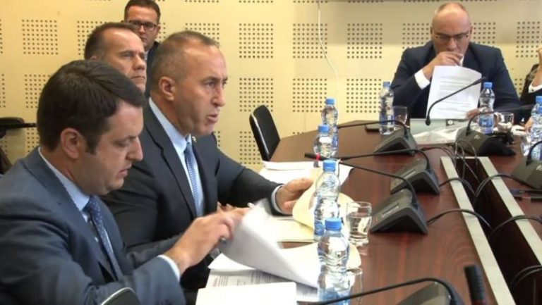 Haradinaj: Procedura e deportimit të shtetasve turq ishte e nxituar