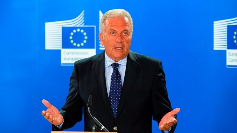 Avramopoulos thotë se Kosova ka përmbushur të gjitha kriteret, tregon se në dorën e kujt është liberalizimi i vizave