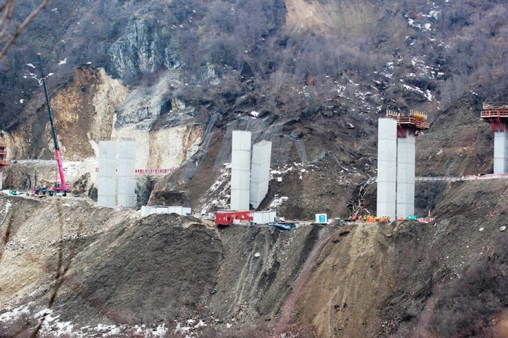 Mos udhëtoni në këto intervale kohore Shkup – Prishtinë, mbyllet rruga