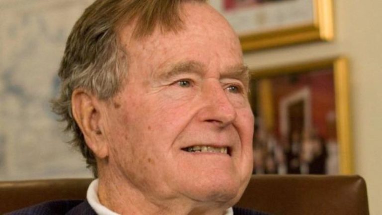 Vdes në moshën 94-vjeçare Bushi i vjetër