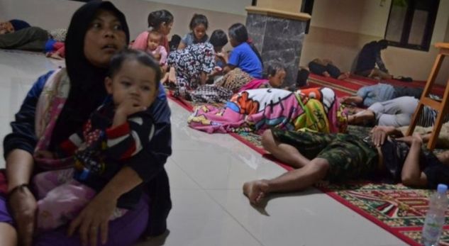 Shkon në 222 numri i të vdekurve nga cunami në Indonezi
