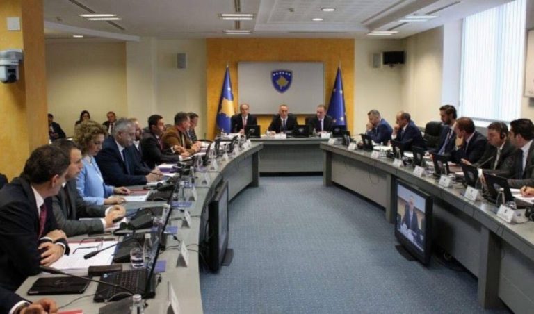 Qeveria miraton projektligjin për dialogun, 300 mijë euro Ekipit Negociator