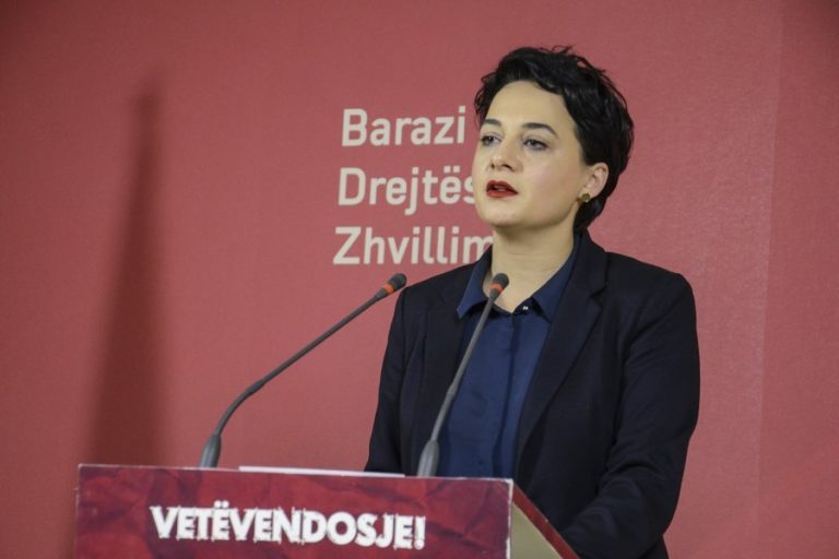 Vetëvendosje: Një vit përplot premtime, shumë dështime e skandale pafund të politikës së jashtme