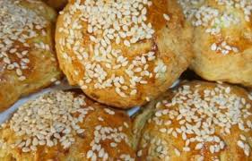 Pogaçet arabe Fataer: Ushqim i shijshëm me djathë dhe kaçkavall!