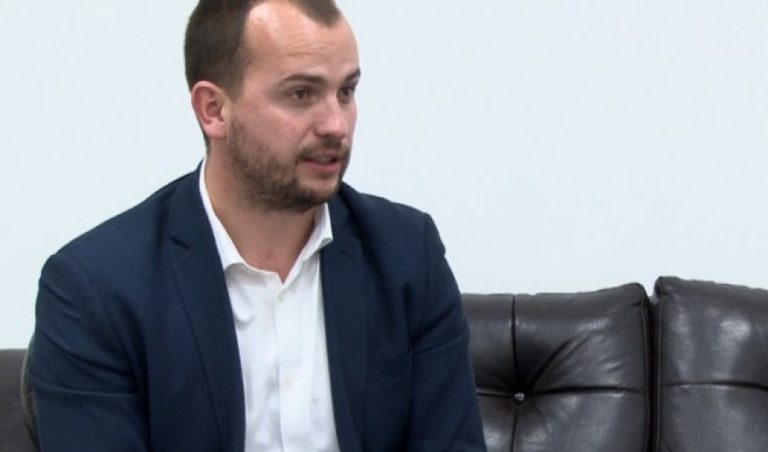 Kastrati: Shpend Ahmeti e ka guximin dhe dijen për ballafaqim me Serbinë