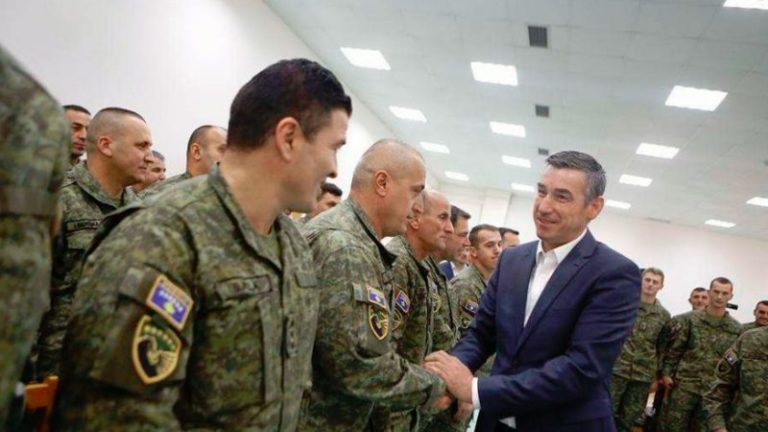 Veseli i thotë Serbisë: Mos keni frikë nga ushtria e Kosovës, është ushtri e paqes