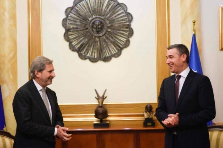 Veseli – Hahnit: Vendimi për heqjen e vizave nuk duhet të shtyhet