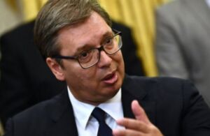 Vuçiq ia lyen kokën me akull popullit serb kur flet për Kosovën