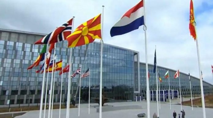 NATO ka refuzuar përfaqësuesin e Maqedonisë në Bruksel, sepse ka luajtur tenis me një diplomat rus