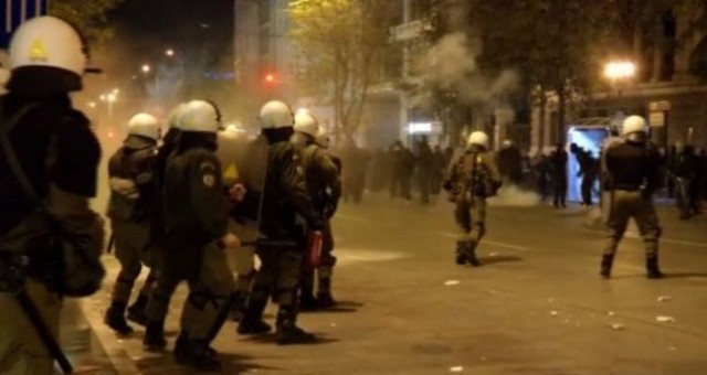 Dhunë në Greqi: Oficerë të plagosur në protestat kundër brutalitetit të policisë