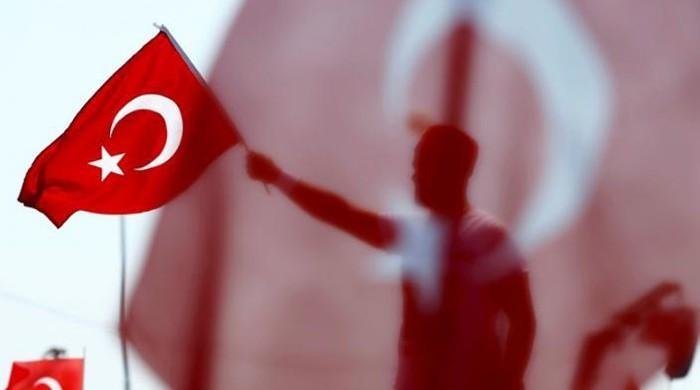 Turqia arreston 10 admiralë në pension