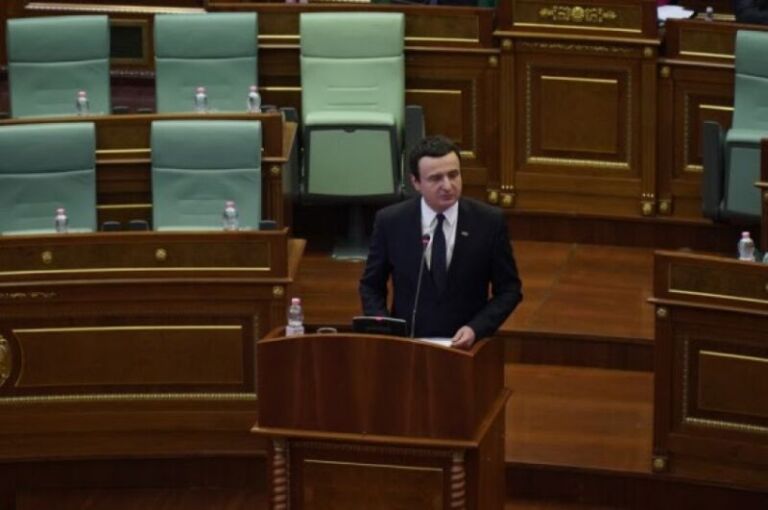 Kurti: Rendi logjik e kronologjik e do që të bëjmë fillimisht zgjedhjen e presidentes