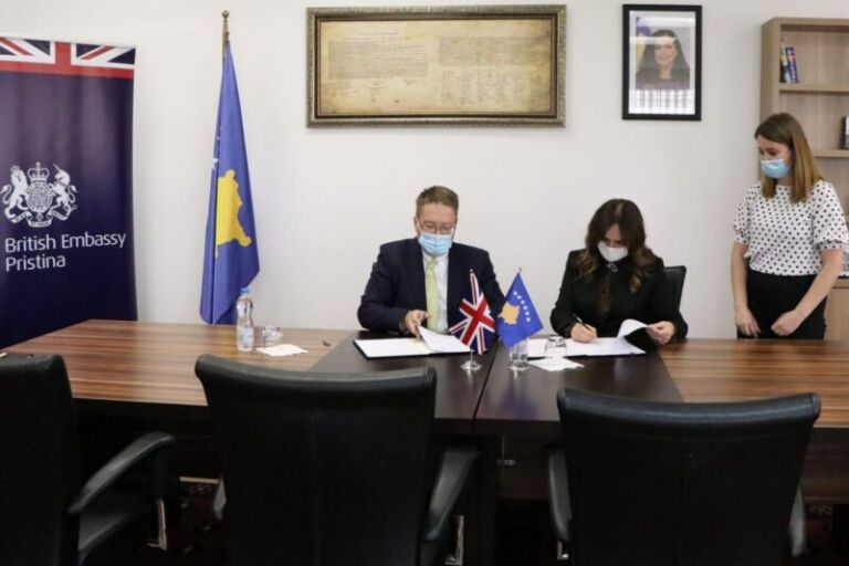 Kosovë: Ministria e Arsimit dhe Ambasada e Britanisë nënshkruajnë memorandum mirëkuptimi