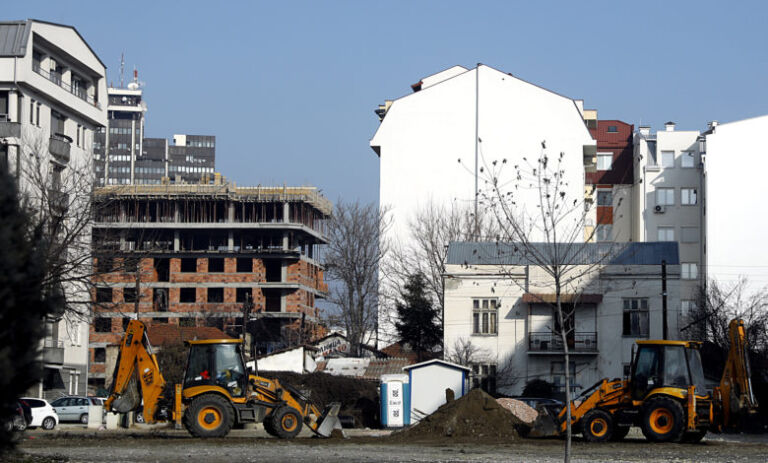 Maqedoni: Miratohet ligji për ndërtimet e jashtëligjshme