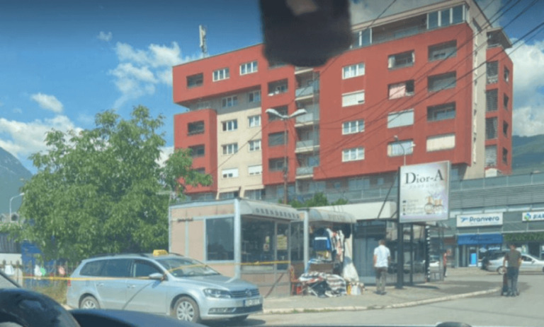 Të shtëna me armë afër stacionit të autobusëve në Pejë, arrestohet një person