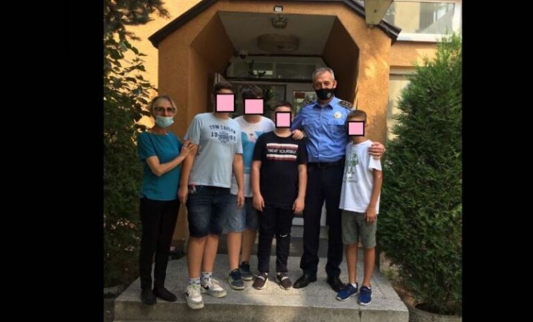 Veprim shembullorë i katër fëmijëve në Vushtrri, kuletën e gjetur me para e dorëzojnë në Polici