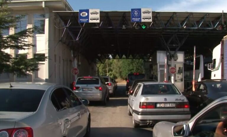 Qafëthane, 126 mijë qytetarë kanë kaluar për pushime në Shqipëri vetëm nëpërmjet kësaj pike doganore