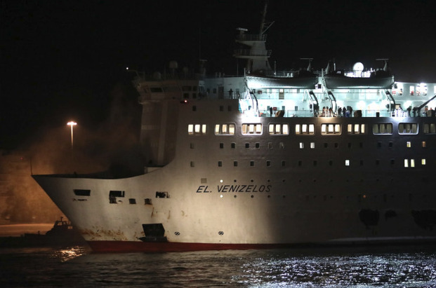 Pas 6 orësh në det ankorohet trageti i linjës Brindisi-Vlorë/ Pasagjerët: Kishim frikë, e panë detin dhe u nisën
