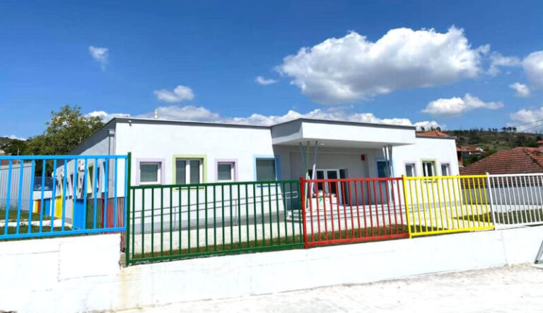 SKANDAL: BDI “fut hundët” edhe te femijët – çerdhja “Filiz” në Saraj bën diskriminim