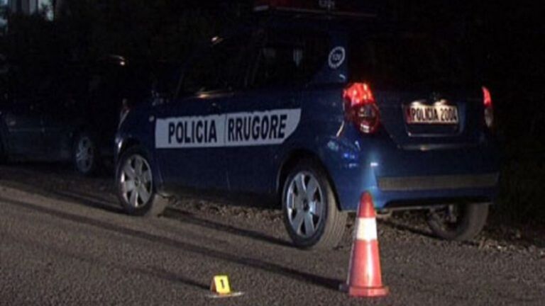 Aksident në bypass-in e Rrogozhinës, makina përplas për vdekje 60-vjeçarin