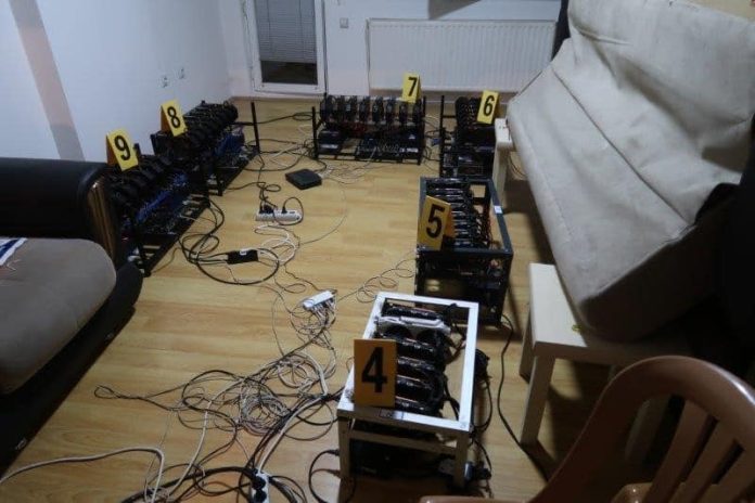 Në një banesë në Mitrovicë sekuestrohen 67 aparate për prodhimin e kriptovalutave