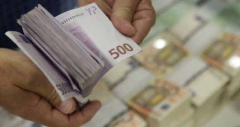 Kosovarët kredi ‘deri në fyt’ gjatë 2021-tës