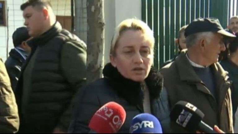 Shembja e banesave për Unazën e Madhe në Tiranë/ Banorët e Paskuqanit dalin në protestë, bllokojnë rrugën