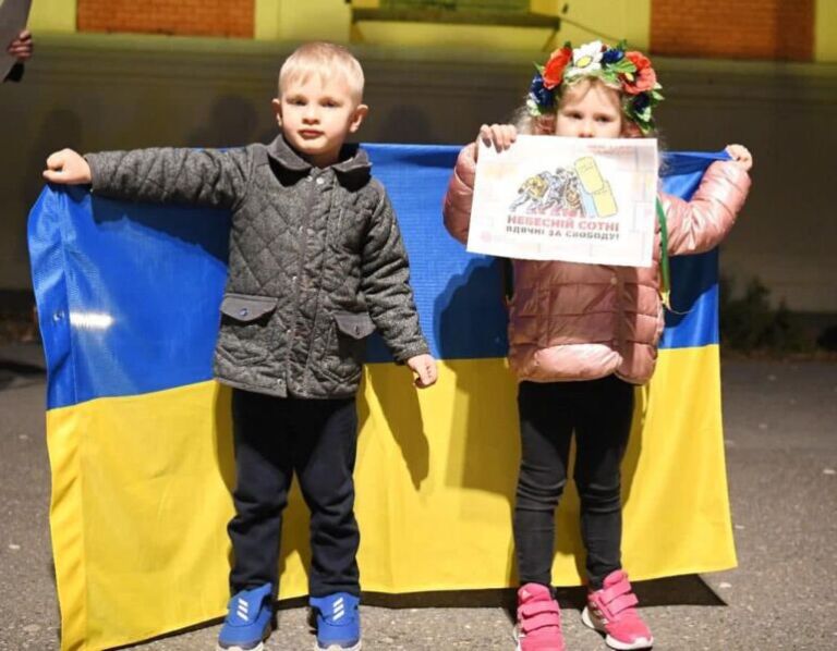 Lufta me Rusinë/ “Krenar për banorët tanë ukrainas”, Veliaj poston foton e ukrainasve në Shqipëri: I lumtur që kanë krijuar jetët e tyre këtu (APELI)