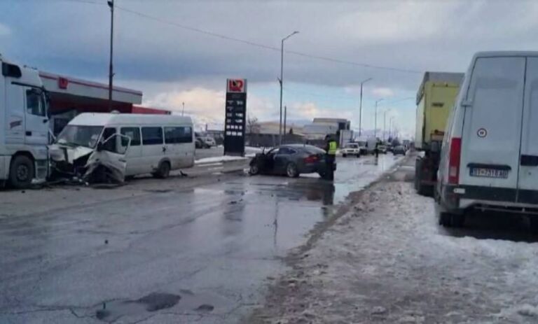 Aksident në Manastir, 10 persona të lënduar