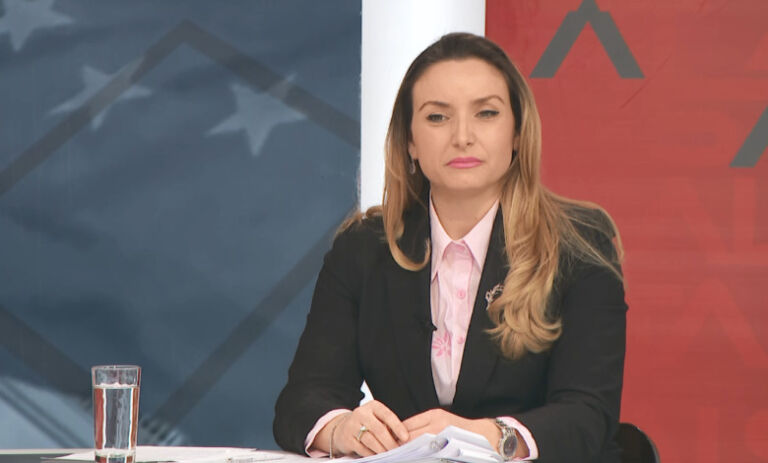 Dauti pyet pushtetin: Pse qytetarët që nuk kanë nënshtetësi vazhdojnë të cilësohen si të “rrezikshëm për shtetin”