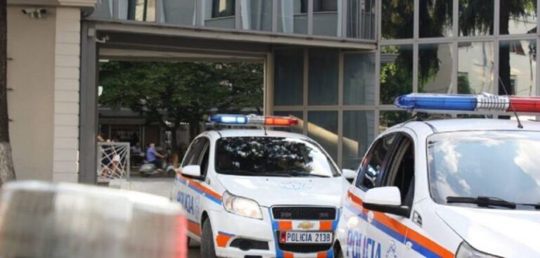 EMRAT/ Shpërdoruan detyrën, arrestohen 5 zyrtarë të Kadastrës në Tiranë