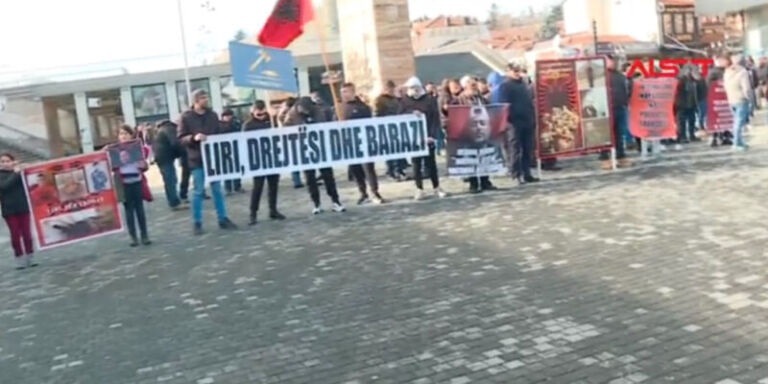 Protesta kundër rasteve të montuara gjyqësore