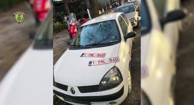 Me dokumente të falsifikuara për xhamat e errët dhe targa të huaja/ Goditen dy raste të mitëdhënies në Tiranë