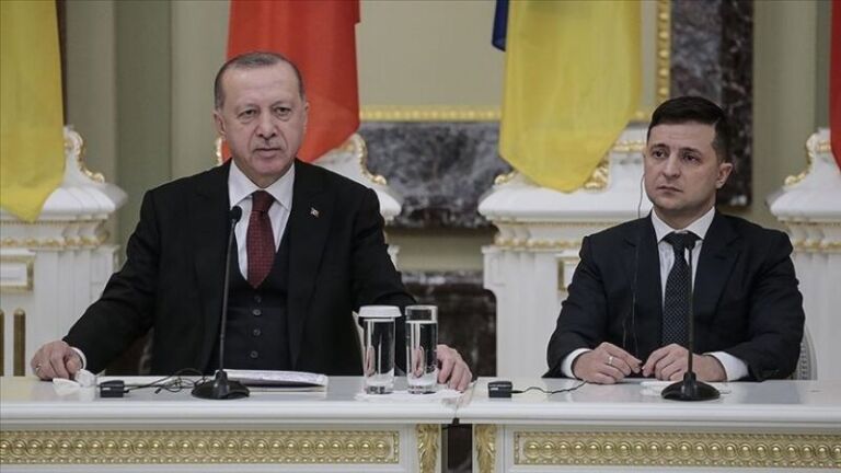Erdoğan në Kiev: Turqia e gatshme ta bëjë pjesën e saj për t’i dhënë fund tensioneve Rusi-Ukrainë
