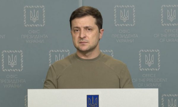 Zelensky liderëve botërorë: Nëse nuk na jepni aeroplanë, atëherë dëshironi që edhe ne të vritemi
