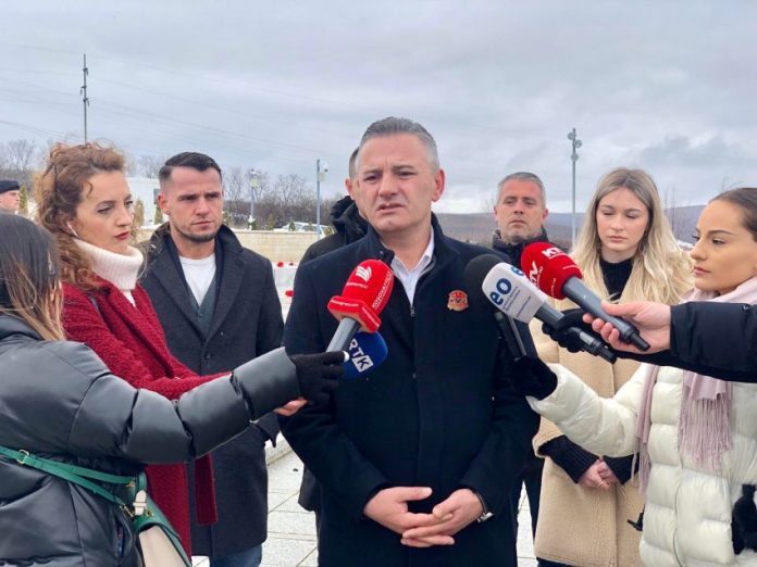 Bekim Jashari kujton marsin e 1998-ës: E tërë lagjja ishte kundër një force absolutisht të pabarabartë