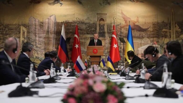 Rusia e gatshme të heqë dorë nga “denazifikimi”, Kievi mund të bëhet pjesë e BE-së