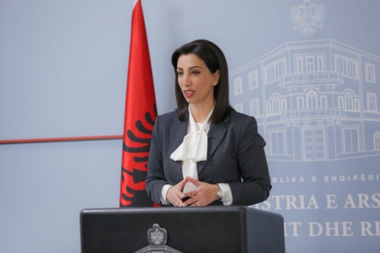 7 Marsi/ Uron ministrja e Arsimit, Evis Kushi: Falënderime dhe mirënjohje e thellë për të gjithë mësuesit tanë