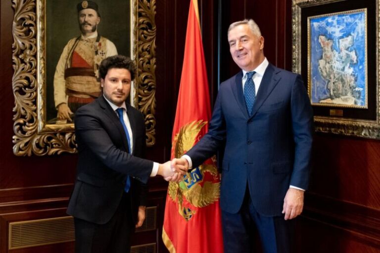 Dritan Abazoviç në krye të qeverisë së re, presidenti i Malit të Zi miraton mandatin e tij