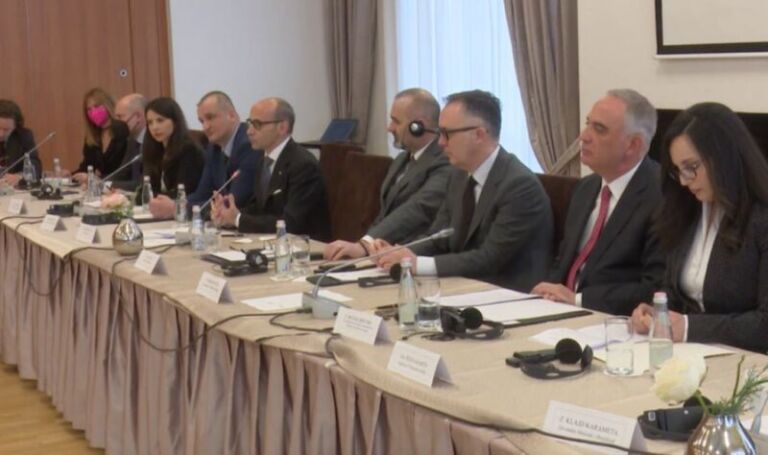 Antikorrupsioni bën bashkë ekspertët italianë dhe ata shqiptarë