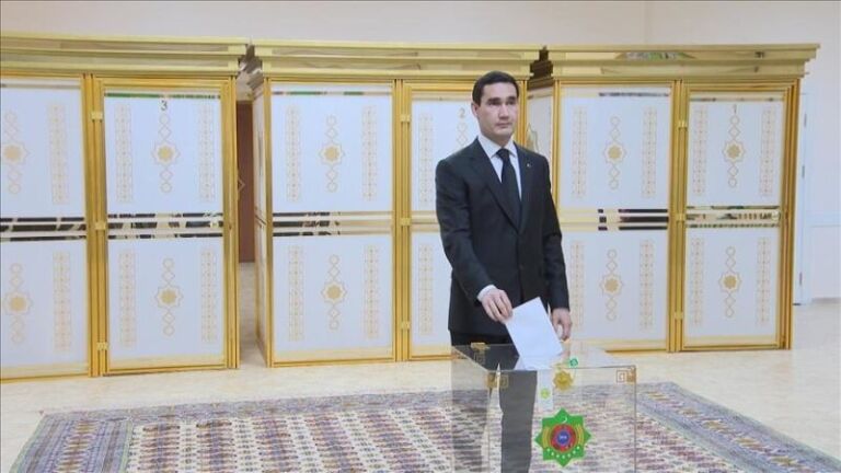 Serdar Berdimuhamedov pason babain e tij, zgjidhet president i ri i Turkmenistanit