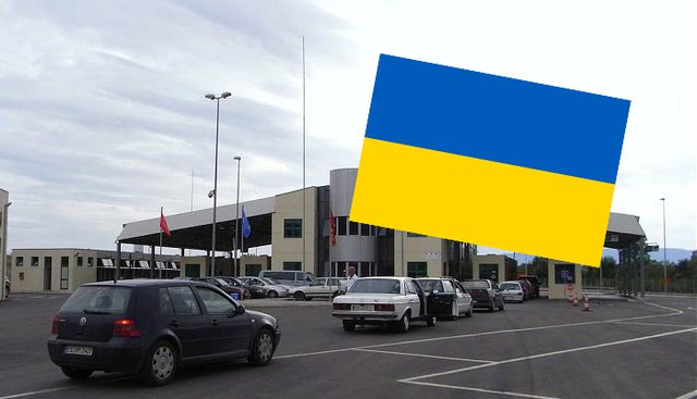 Ukrainasit e parë mbërrijnë në Shqipëri/ Familjarë dhe individë hyjnë në Qafë-Thanë, nuk kërkojnë ndihmë nga policia