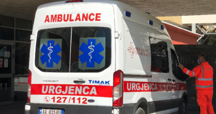 Përplasen dy automjete në aksin Lezhë-Shkodër, lëndohen dy persona