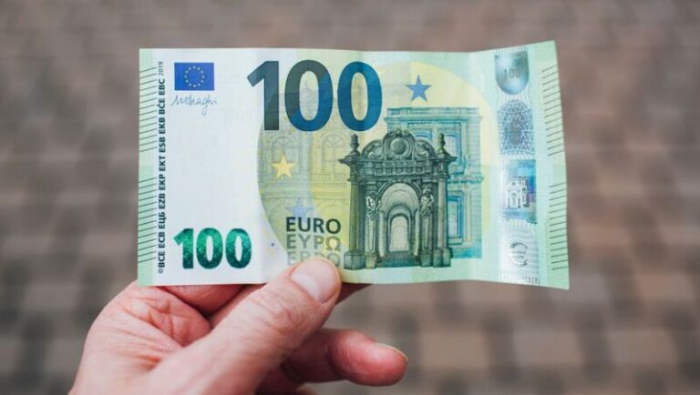 Qeveria e Kosovës  drejt finalizimit të platformës për aplikimin e studentëve për 100 euro