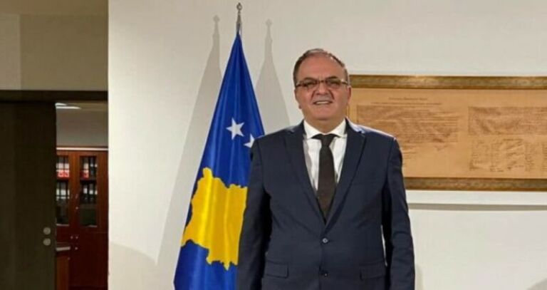 Skandali që zgjoi Kosovën në këmbë: Kush po bën be në ambasadorin e kush po kërkon llogari?
