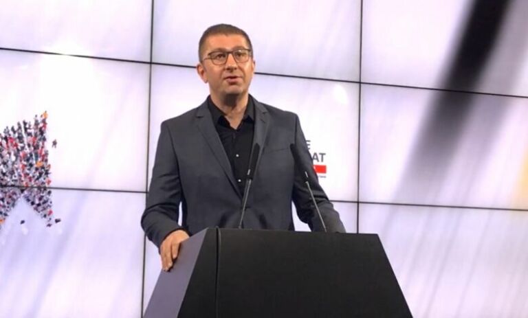 Mickoski kërkon takim me Kovaçevskin për të caktuar datën e zgjedhjeve të parakohshme