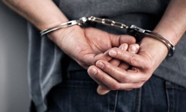 Ndalohen dy vjedhës në Radovish, tek njëri prej tyre është gjetur drogë