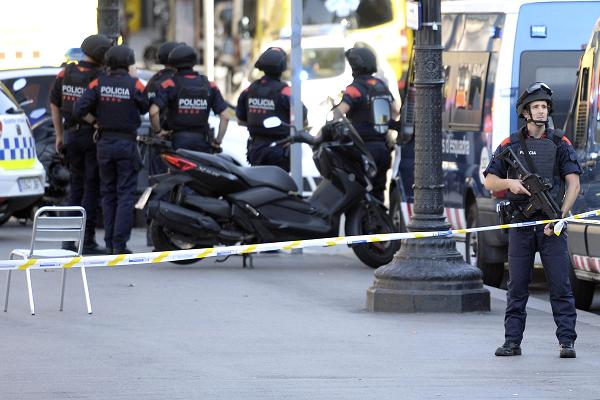 Mijëra euro dhe 8 kg heroinë, arrestohet çifti shqiptar në Spanjë/ Si i zbuloi Policia pas sherrit në port!